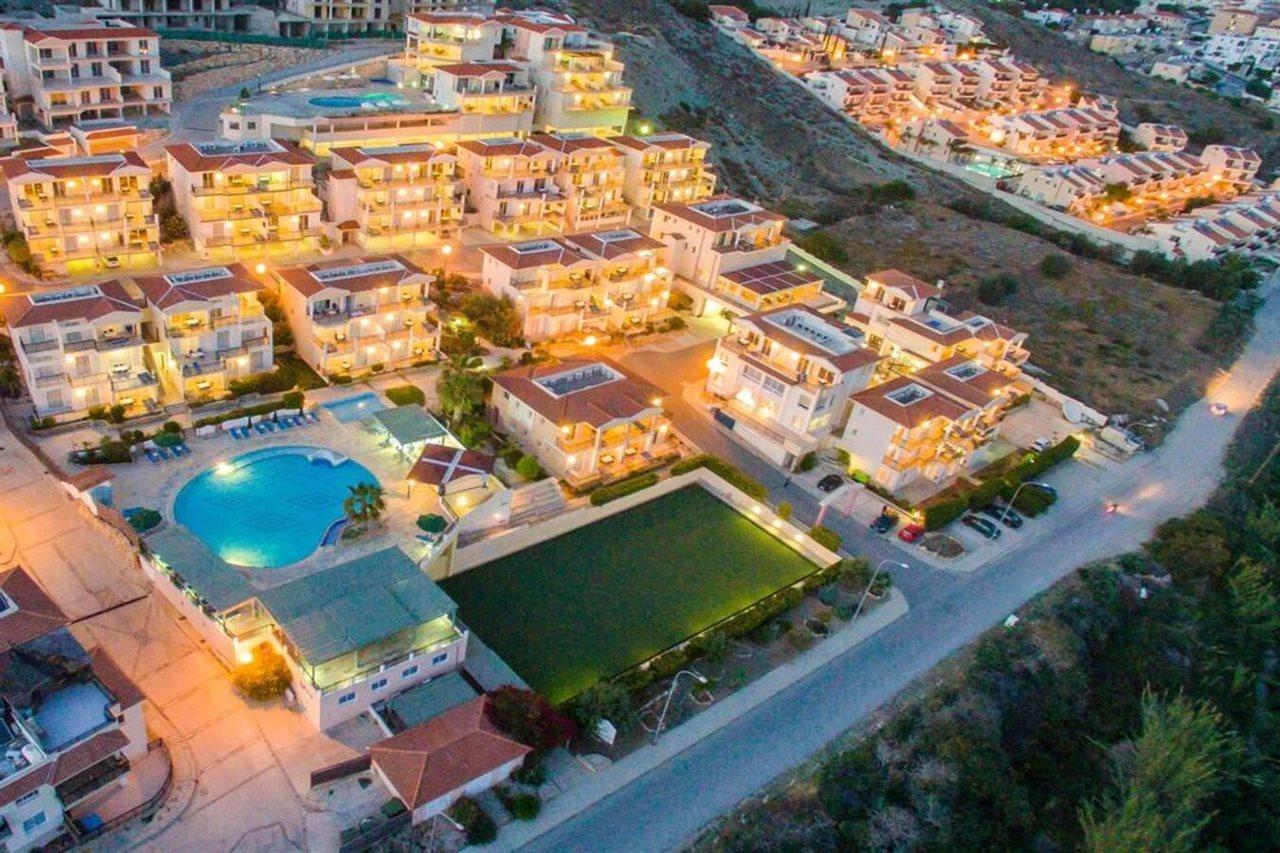 Paradise Kings Club Aparthotel Paphos Esterno foto