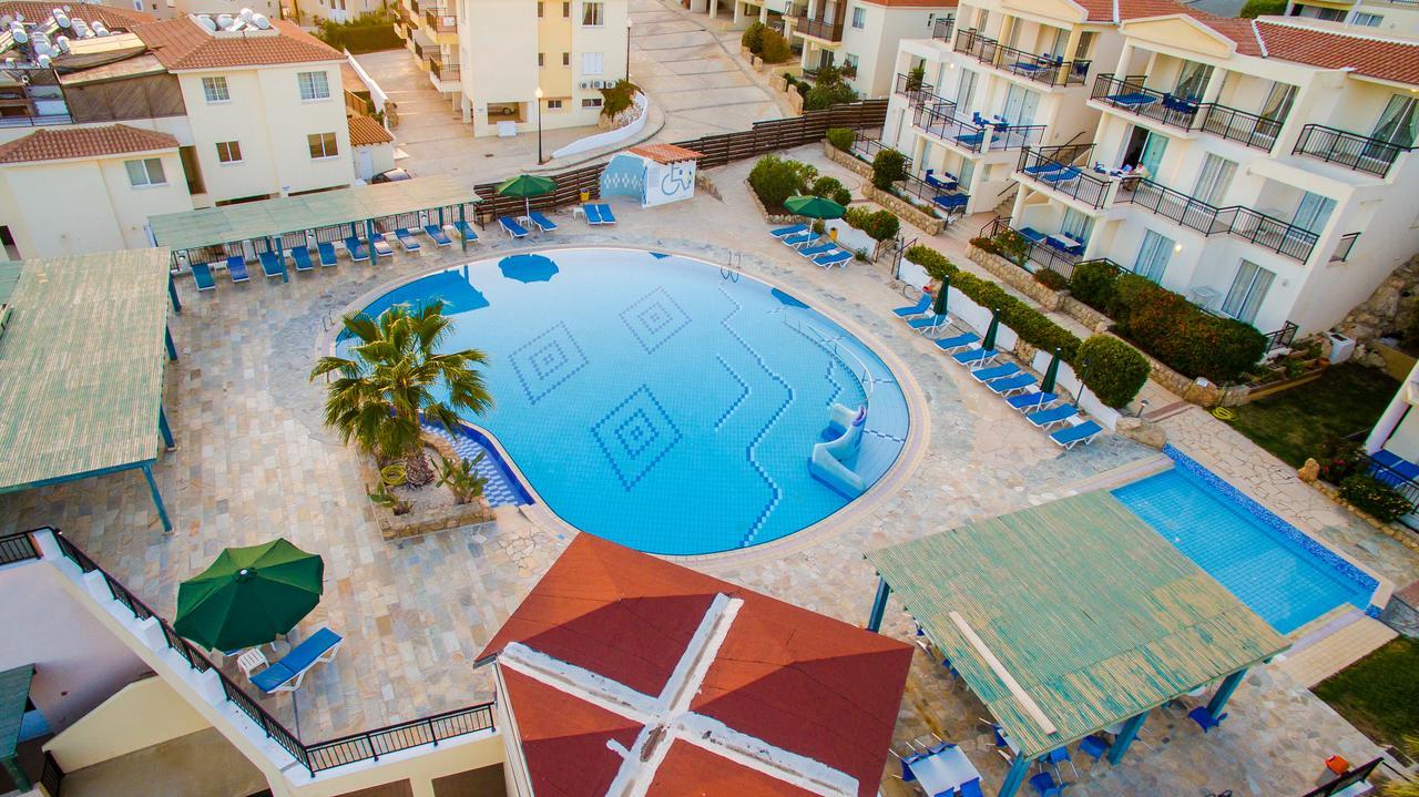 Paradise Kings Club Aparthotel Paphos Esterno foto