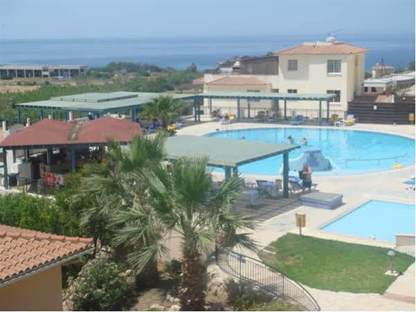 Paradise Kings Club Aparthotel Paphos Esterno foto